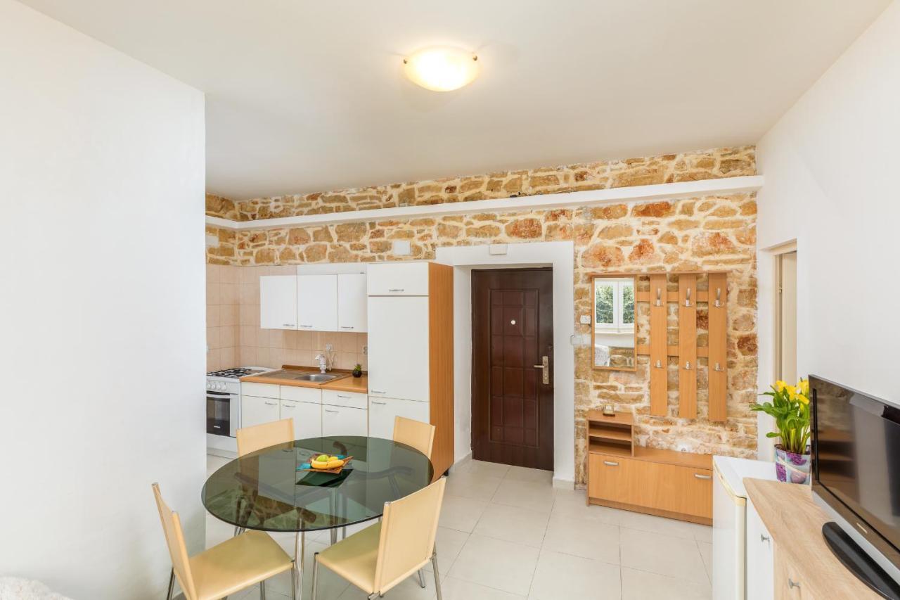Apartment Nikola Fažana Eksteriør billede